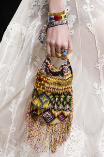 Details Christian Dior , Details Dior Fall 2018 Ready-to-Wear , Детали показа Кристиан Диор , Детали показа Диор осень зима 2018 , Fashion show , неделя моды в Париже , PFW , Мария Грация Кьюри , Mainstyles